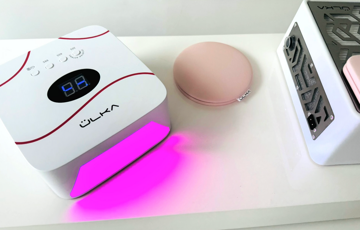 Cómo Elegir una Lámpara Profesional para la Mesa de Manicura