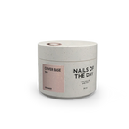 Nailsoftheday Cover base NEW Formula 30 — tono nude natural con shimmer dorado, un nude cálido con reflejos dorados, una base camuflaje para uñas, 10 ml.