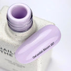 NAILSOFTHEDAY Gel polish Bloom 287 — delicado tono lila con cobertura total en una sola capa, 10 ml.