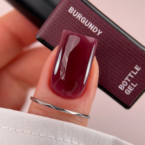 BIBLIOTEKA Bottle Gel Nº 08 Burgundy — gel constructor translúcido en tono burdeos, 10 ml.