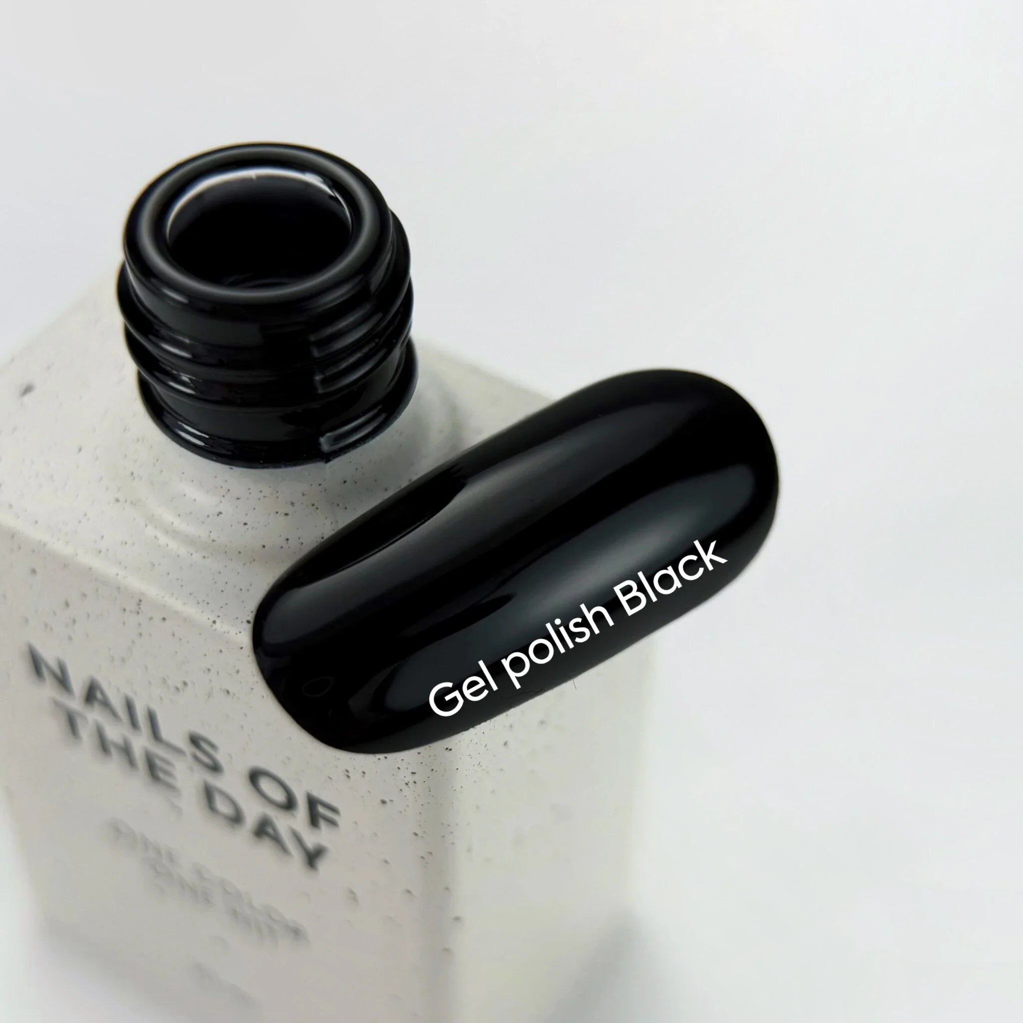 NAILSOFTHEDAY Let's Special Black: esmalte semipermanente negro especial que se superpone en una capa, 10 ml