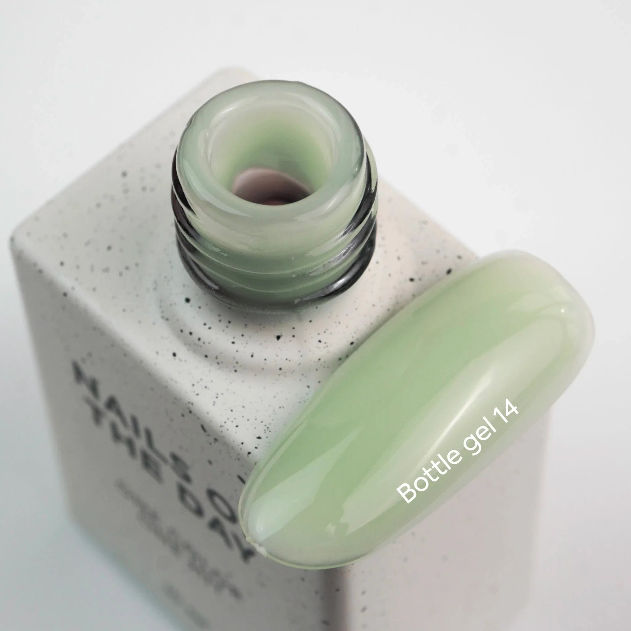 NAILSOFTHEDAY Bottle gel 14 — gel ultrafuerte para uñas, 10 ml