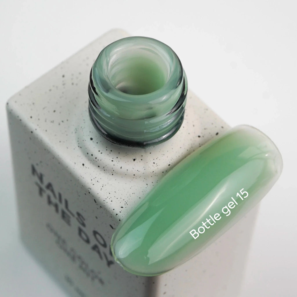 NAILSOFTHEDAY Bottle gel 15 — gel ultrafuerte para uñas, 10 ml