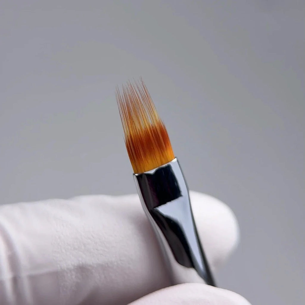 NAILSOFTHEDAY Brush Gradient — pincel profesional metálico con tapa, diseñado para realizar degradados perfectos, 12 mm.