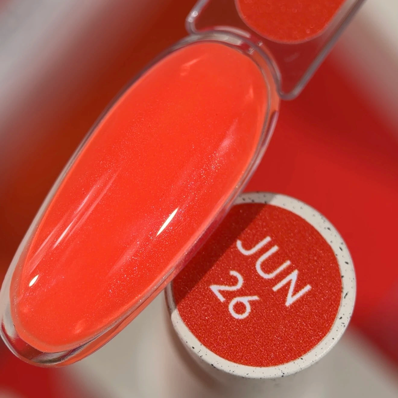 NAILSOFTHEDAY Color of the Month Junio 2026 Dopamine — frambuesa anaranjado con un ligero brillo, cubre en una capa, 10 ml