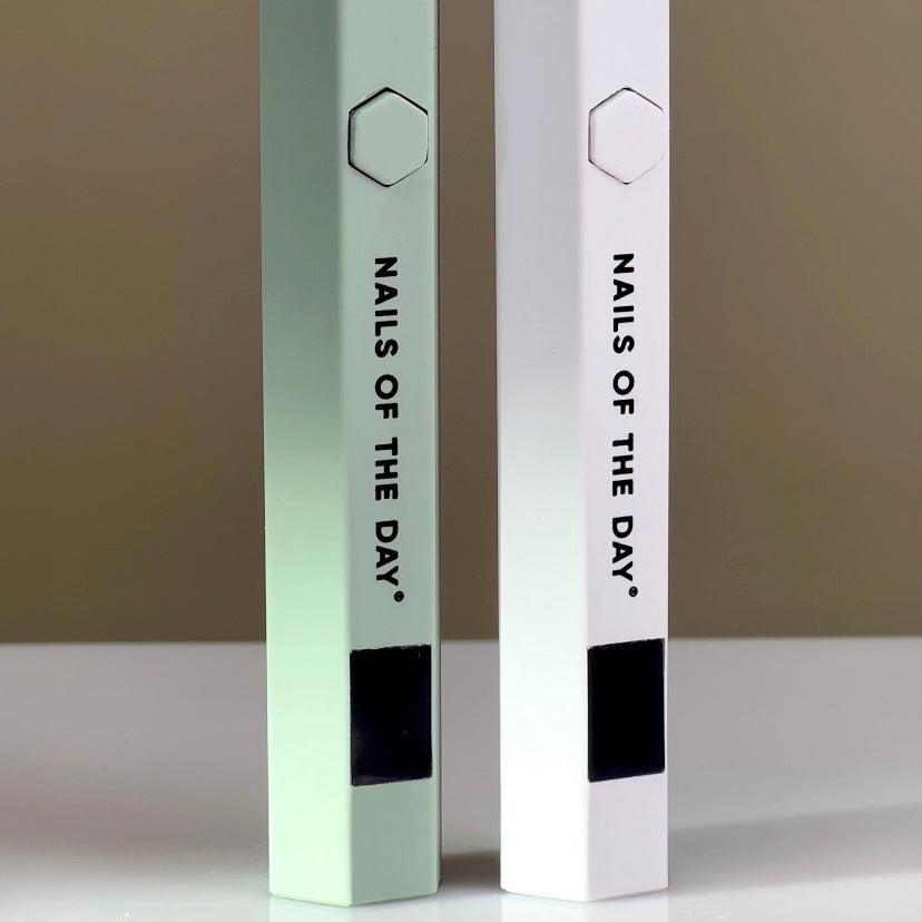 NAILSOFTHEDAY Nail lamp  — Verde, linterna para formas superiores e inferiores