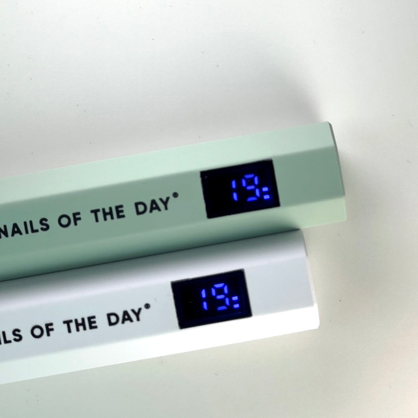 NAILSOFTHEDAY Nail lamp  — Verde, linterna para formas superiores e inferiores