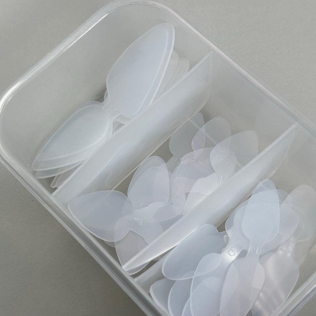 NAILSOFTHEDAY Nail Silicone Double mold, 2 en 1, 36 piezas/bolsa (Type 10): moldes/plantillas de silicona para formas superiores, 36 piezas en una caja.