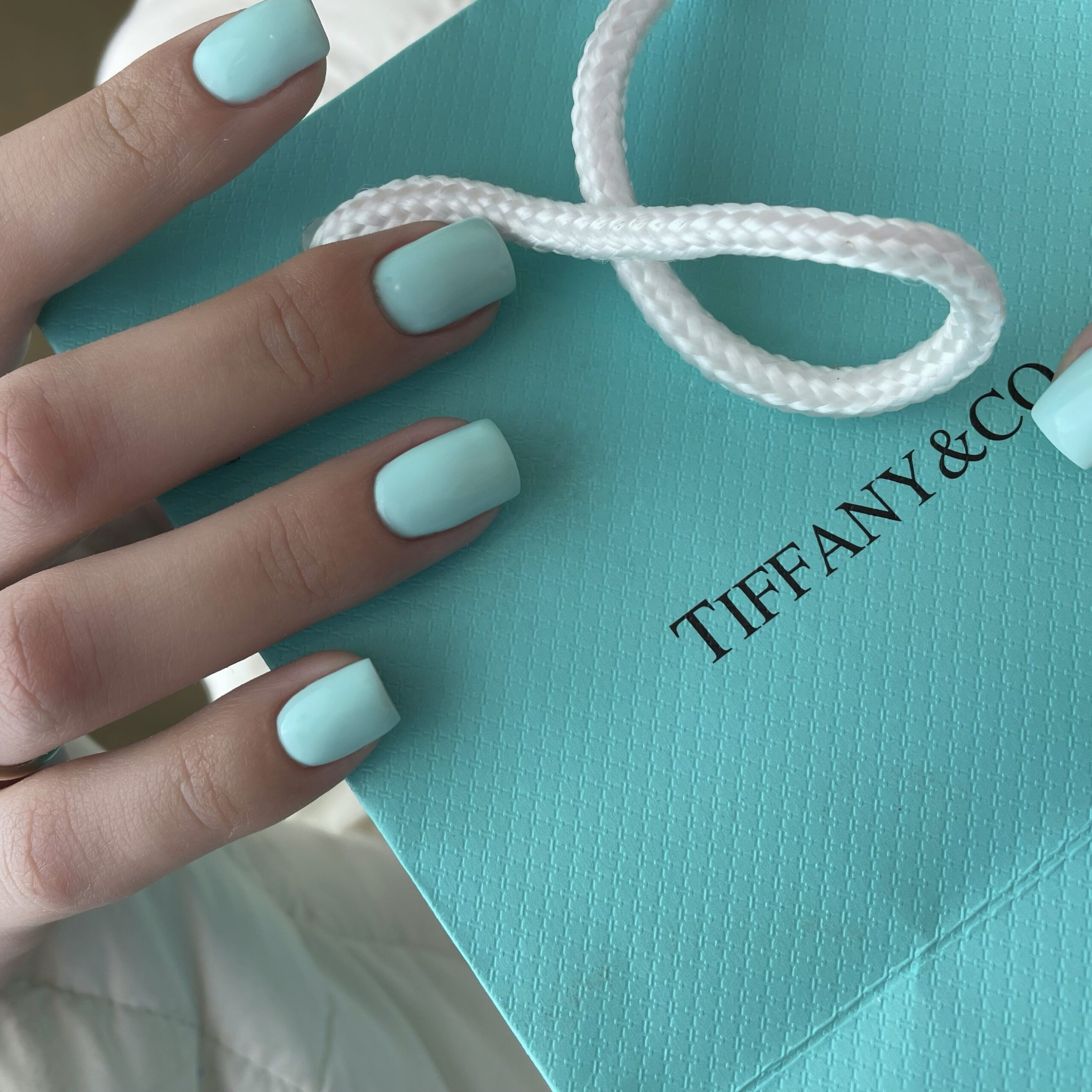 NAILSOFTHEDAY Let's Special Tiffany: esmalte semipermanente  de uñas  color turquesa suave que cubre en una capa, 10 ml