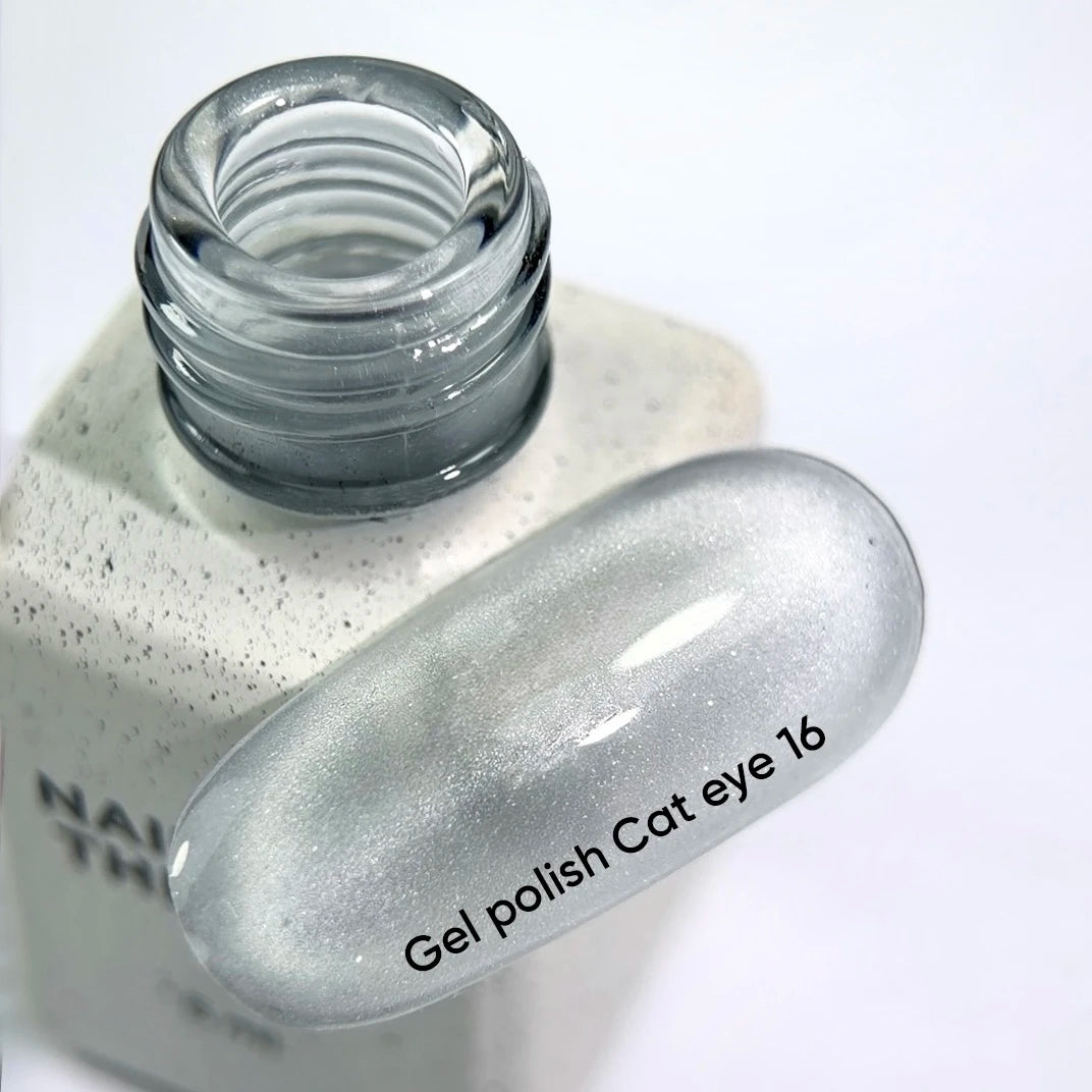 NAILSOFTHEDAY Gel Polish Cat Eye 16 – esmalte ojo de gato plateado sobre base transparente, 6 ml