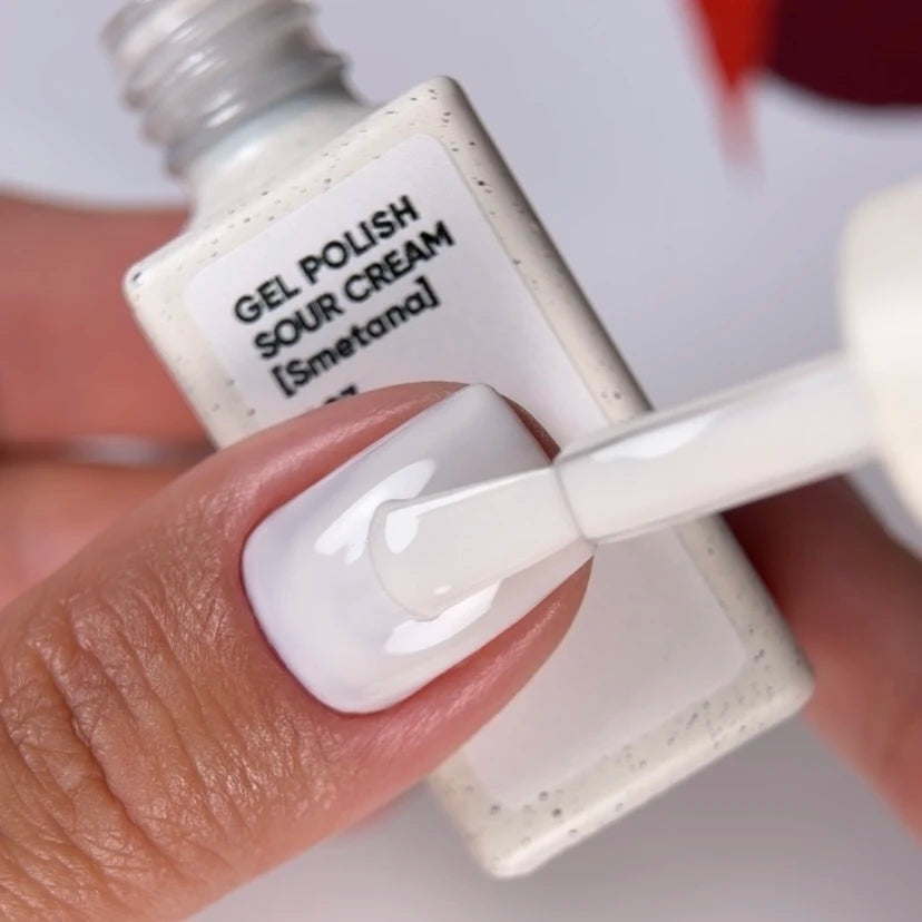 NAILSOFTHEDAY Gel Polish Sour Cream [Smetana] 007 – esmalte blanco crema ligero y aireado, 10 ml