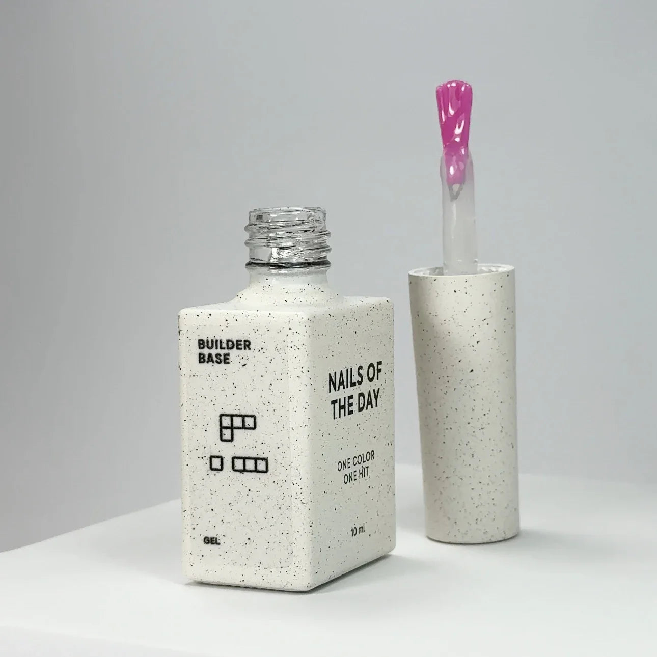 NAILSOFTHEDAY Builder Base Strong Gel – gel base constructora para uñas, que ofrece una base resistente bajo materiales duros para esculpido, 10 ml