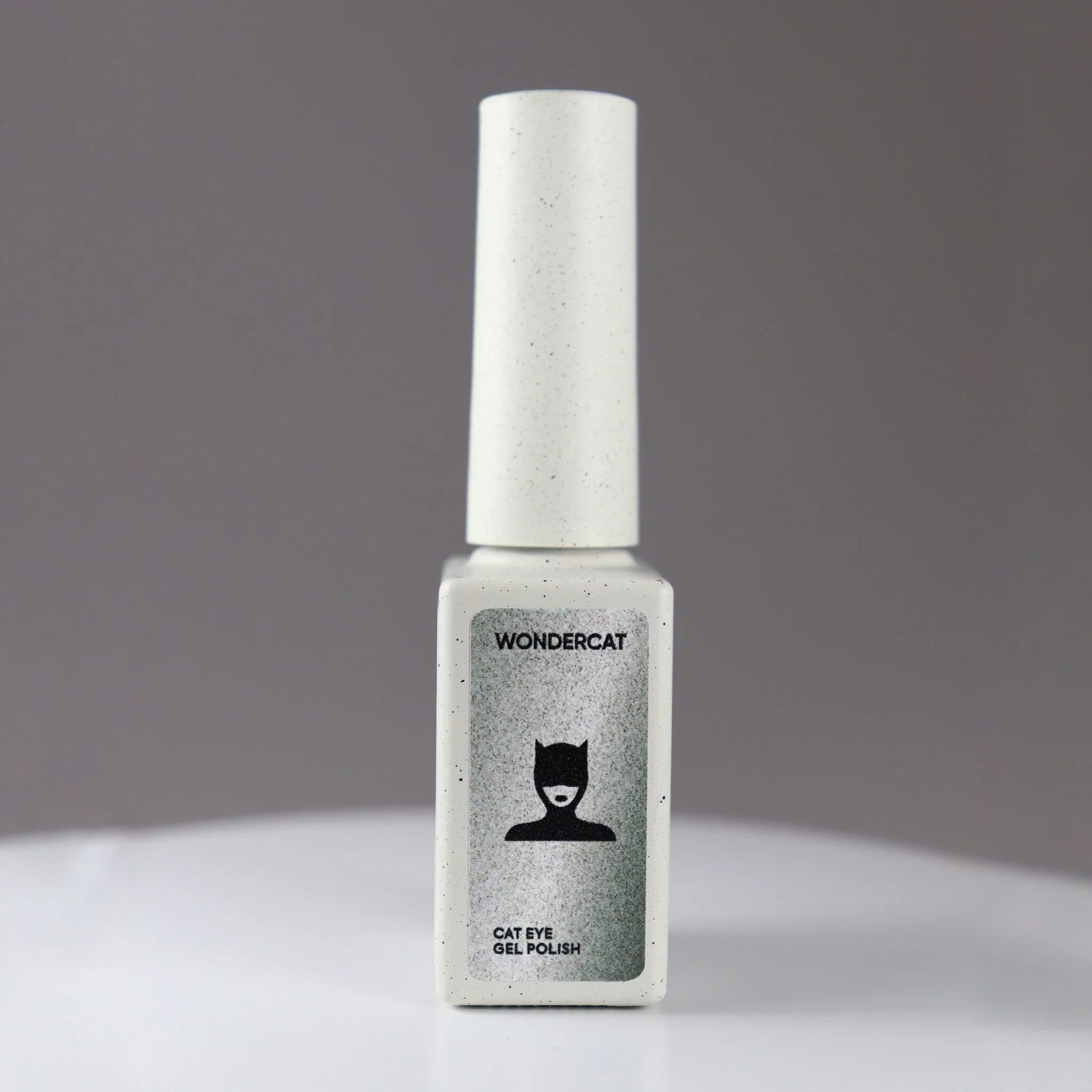 NAILSOFTHEDAY Wondercat es un supe gato coreano para uñas con una nueva fórmula, 10 ml