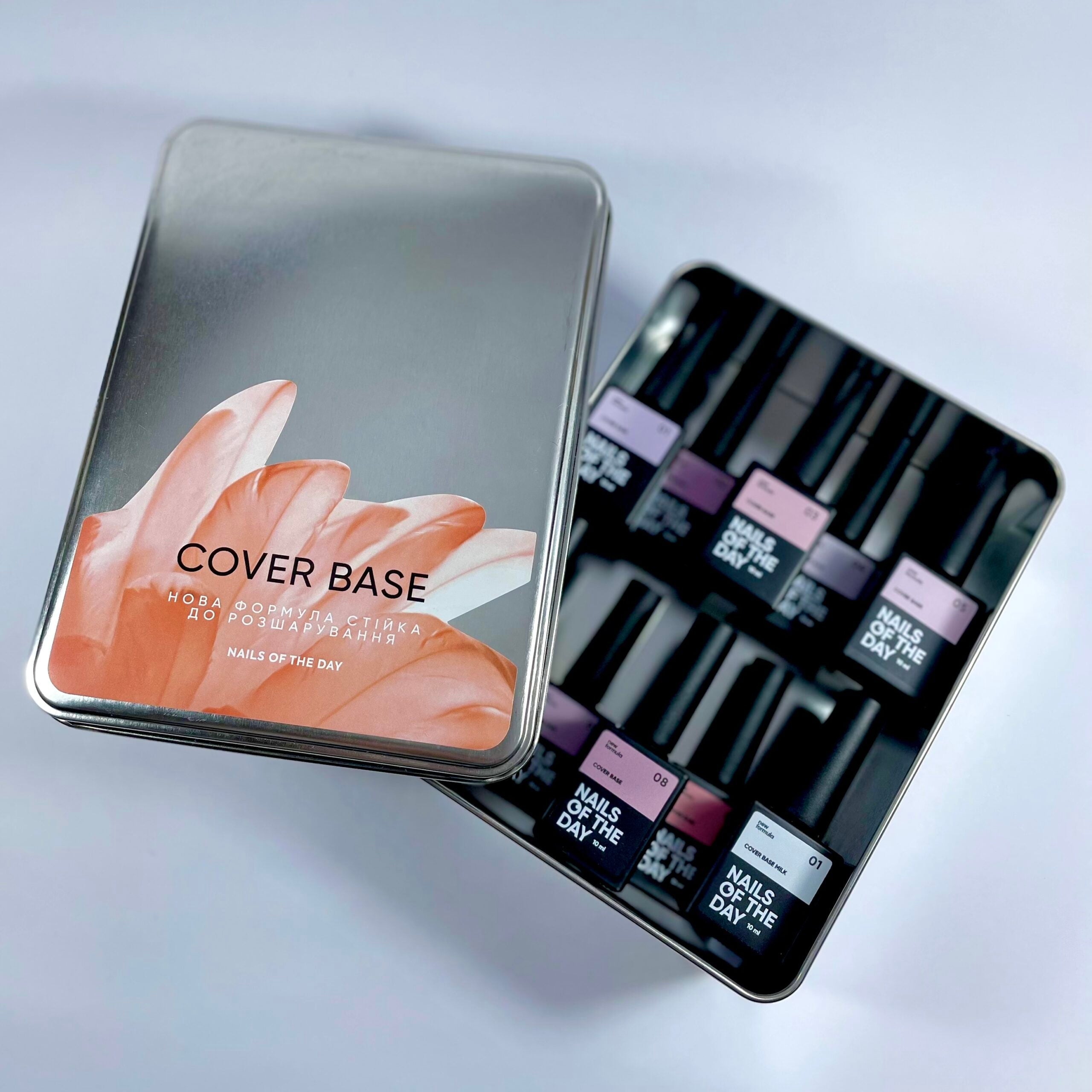 Caja de hojalata "Cover base NEW Formula" para regalo para ti/amiga y espectacular desembalaje de la colección