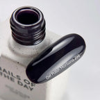 NAILSOFTHEDAY Gel Polish Montana — esmalte semipermanente morado oscuro, cobertura en una sola capa, 10 ml