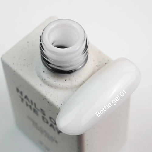 NAILSOFTHEDAY Bottle gel 01 – gel blanco ultrafuerte, 10 ml