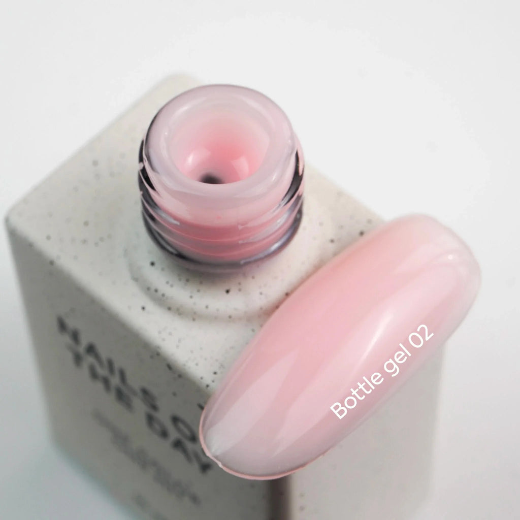 NAILSOFTHEDAY Bottle gel 02 – gel súper fuerte (rosa pálido), 10 ml