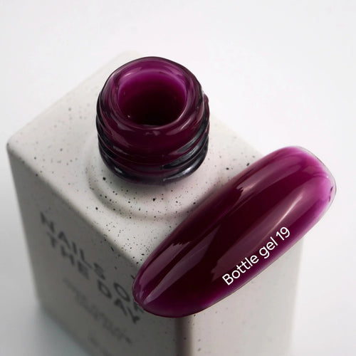 NAILSOFTHEDAY Bottle Gel 19 – gel ultrafuerte burdeos, 10 ml