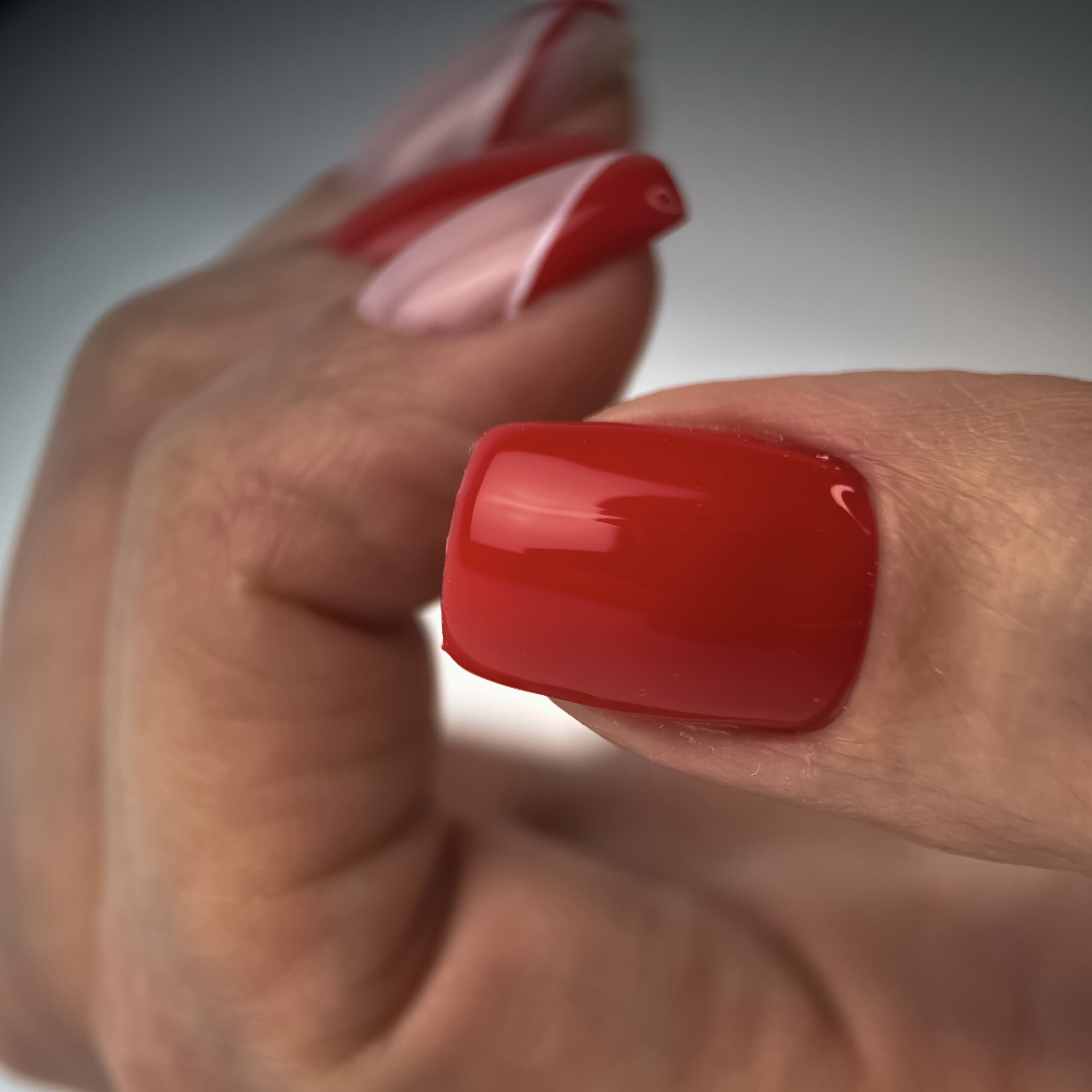 NAILSOFTHEDAY Let's Special Red: esmalte semipermanente  rojo especial que se superpone en una capa, 10 ml