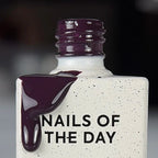 NAILSOFTHEDAY Color del Mes — Enero 2026
Midnight — tono ciruela intenso, cobertura total en una capa, 10 ml