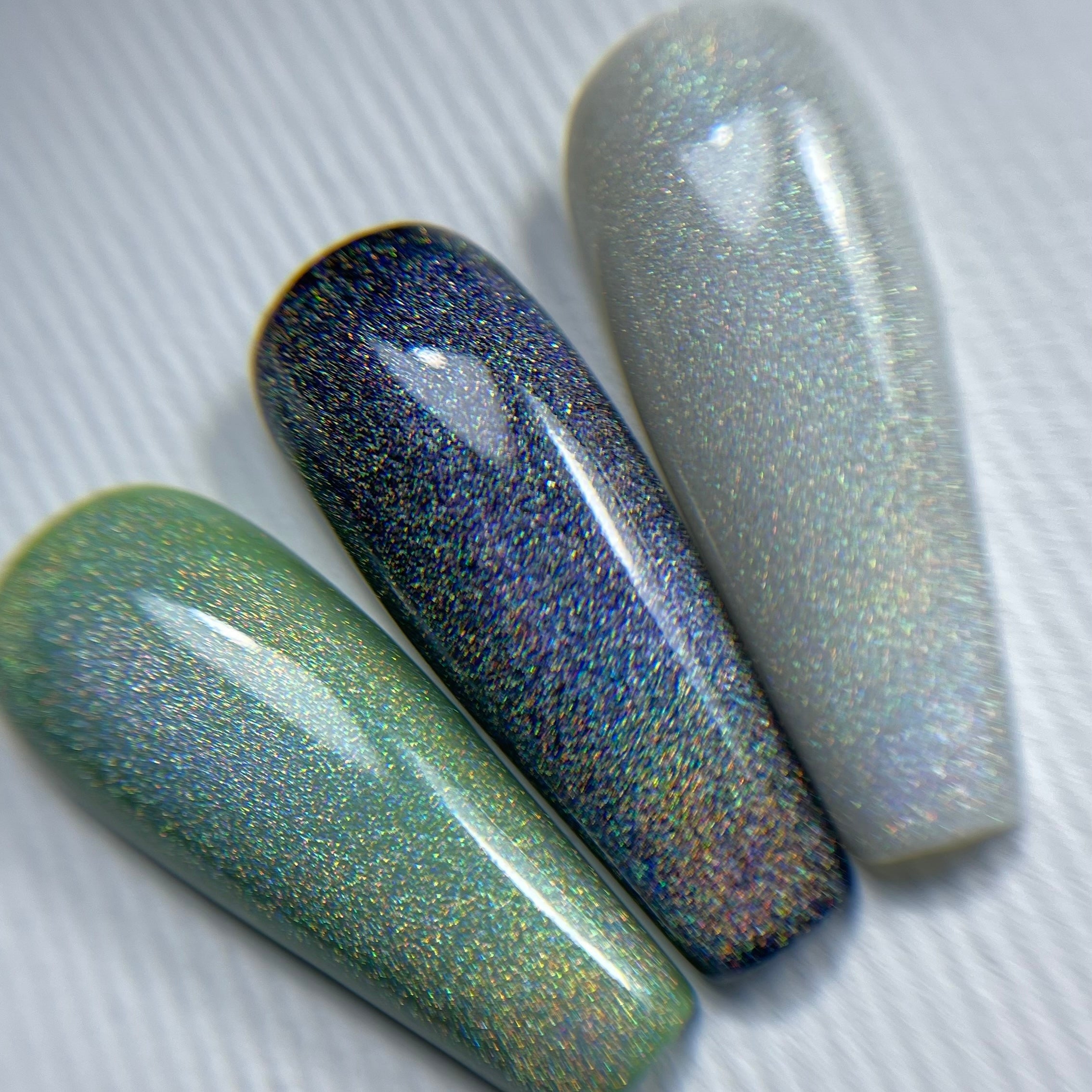 NAILSOFTHENIGHT Holographic Top Cat eye -  top holográfico con efecto ojo de gato para uñas sin capa pegajosa, 10 ml