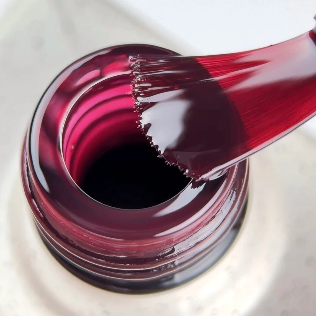 NAILSOFTHEDAY Color of the Month Octubre 2026 Terroir — gel polish efecto vitral en tono vino profundo, 10 ml