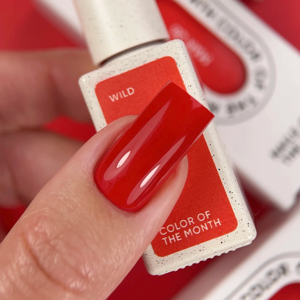 NAILSOFTHEDAY Color of the Mes Marzo 2026 Wild — rojo indomable con cobertura en una sola capa, 10 ml