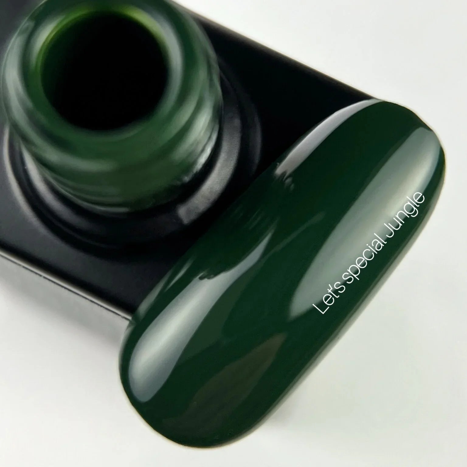 NAILSOFTHEDAY Let’s Special Jungle — esmalte semipermanente verde oscuro para uñas, que cubre en una sola capa, 10 ml.