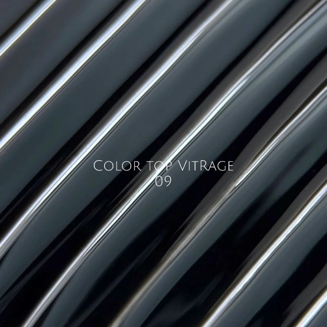NAILSOFTHEDAY Color Top Vitrage 09 — top coat vitral negro semitransparente sin capa pegajosa para uñas, 10 ml.
