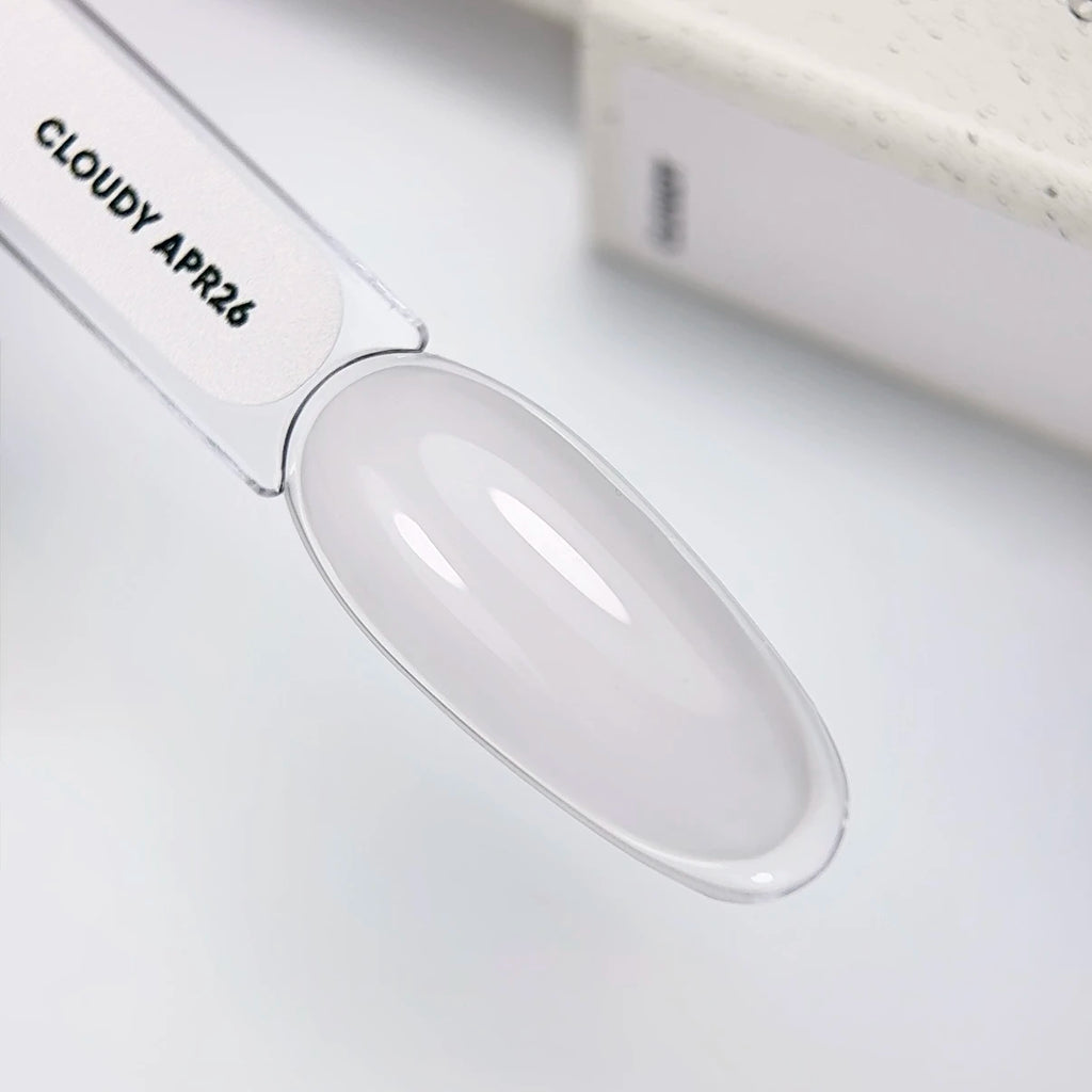 NAILSOFTHEDAY Color del Mes Abril 2026 — Cloudy Blanco lechoso con un delicado velo rosado, cobertura en una capa, 10 ml