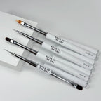 NAILSOFTHEDAY Professional Brush 2-in-1: Liner + Oval — pincel profesional metálico de doble cara con tapas, diseñado para trazos finos y para la aplicación de gel. Liner de 11 mm + óvalo plano de 11 mm.