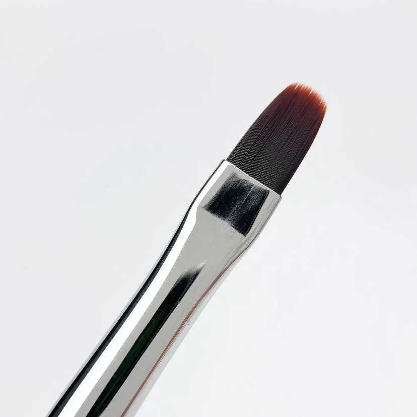 NAILSOFTHEDAY Professional Brush Oval — pincel profesional metálico con tapa, diseñado para la aplicación de gel, forma ovalada plana, 9 mm.