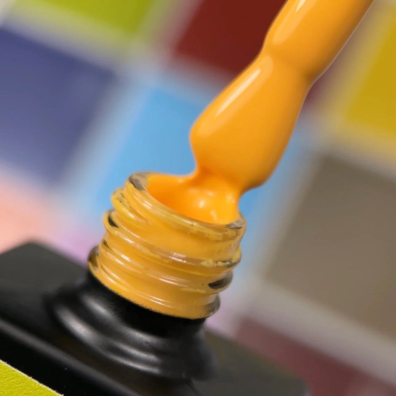 NAILSOFTHEDAY Let’s special Pantone2025/10 — esmalte semipermanente amarillo soleado, que cubre en una capa, 10 ml.