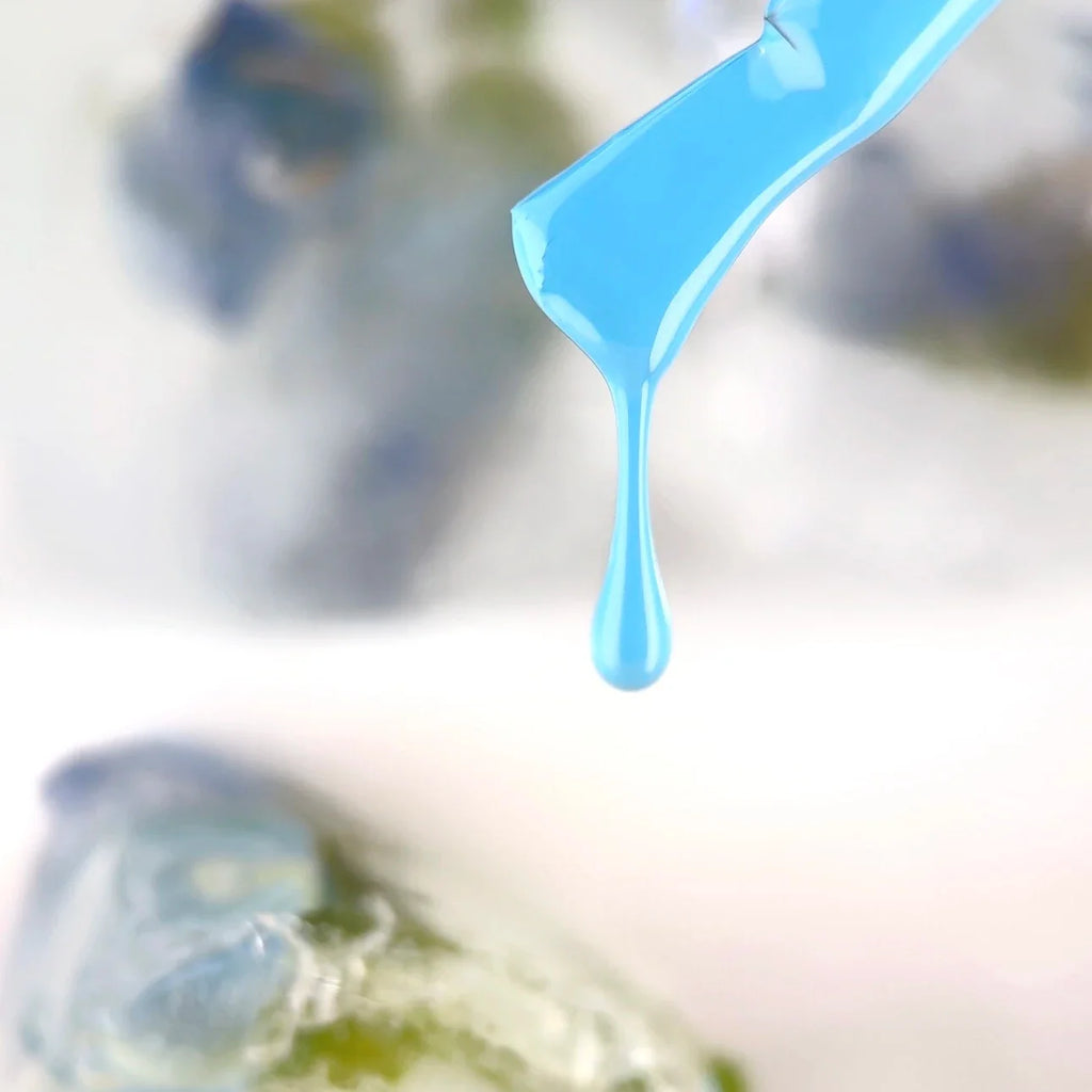NAILSOFTHEDAY Let’s special Pantone2025/6 — esmalte semipermanente azul vibrante, que cubre en una capa, 10 ml.