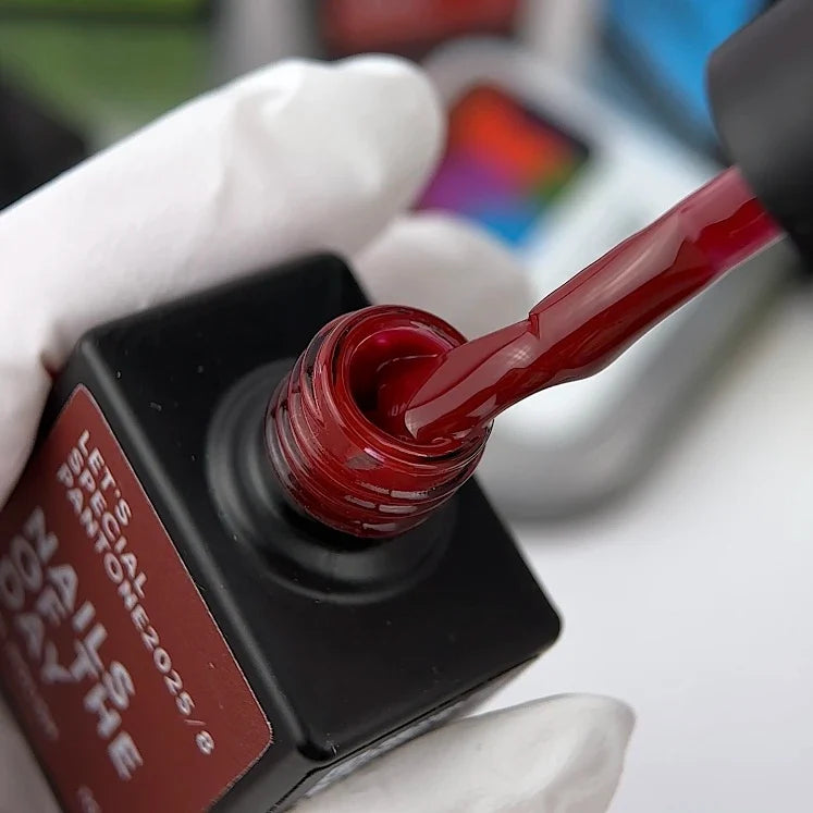 NAILSOFTHEDAY Let’s special Pantone2025/8 — esmalte semipermanente rojo vino profundo, que cubre en una capa, 10 ml.