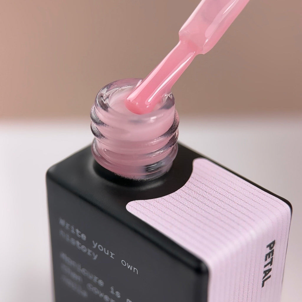 BIBLIOTEKA Matte Cover TOP № 02 Petal  - Rosa suave, 10 ml