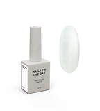 Nailsoftheday Cover base NEW Formula milk 04 — base camuflaje en tono lechoso con brillo plateado para uñas, 10 ml