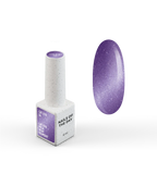 NAILSOFTHEDAY Gel Polish Cat Eye 04 — esmalte semipermanente morado oscuro efecto ojo de gato con partículas metálicas finas y un ligero efecto reflectante. Cobertura total en una sola capa. 6 ml.
