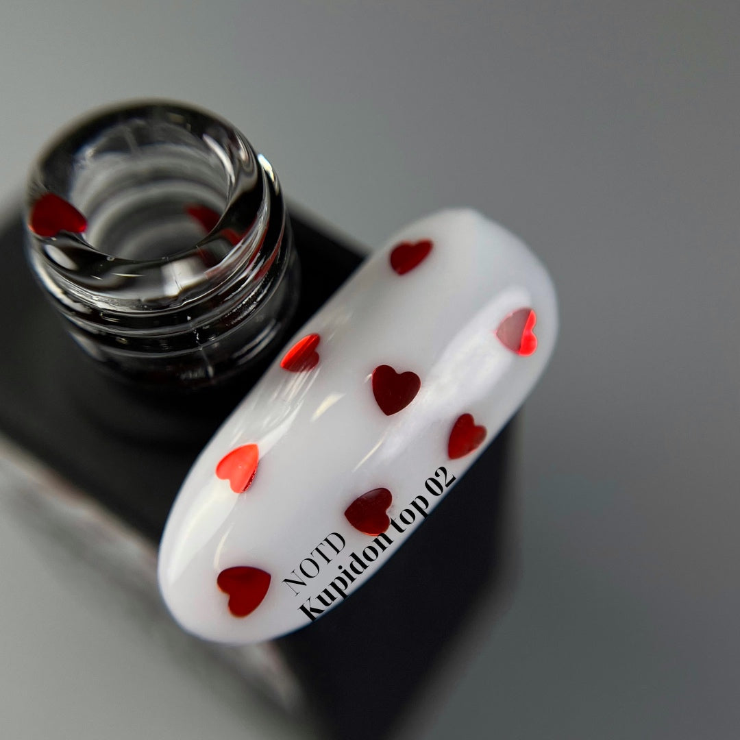 NAILSOFTHEDAY Kupidon top 02: top delicado para uñas con elegantes corazones burdeos, sin capa pegajosa, 10 ml