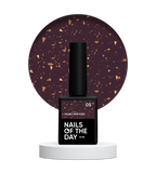 NAILSOFTHEDAY Malbec base potal 05 – fantástica base imitacion cristal con elementos dorados, 10 ml