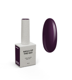 NAILSOFTHEDAY Color del Mes — Enero 2026
Midnight — tono ciruela intenso, cobertura total en una capa, 10 ml