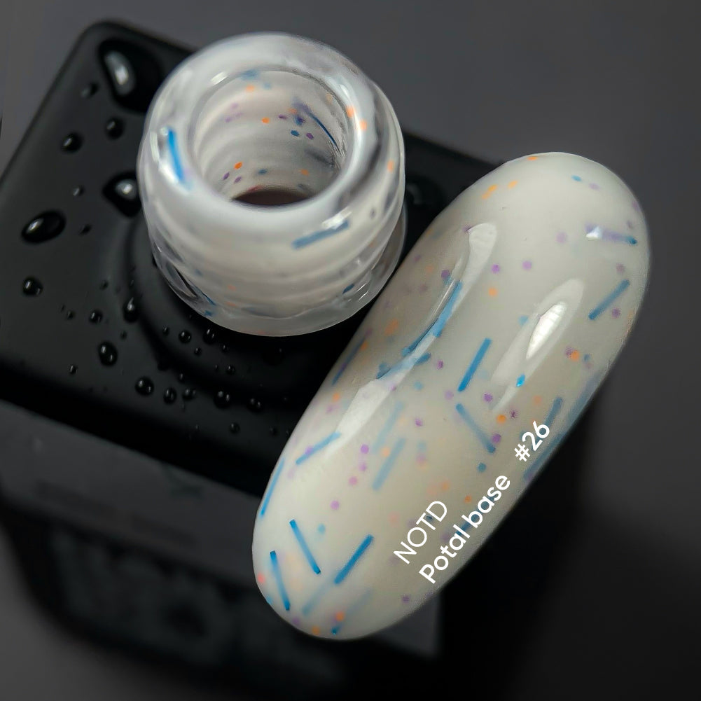 NAILSOFTHEDAY Potal base 26 – base lechosa color vainilla con destellos de neón, 10 ml