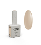 NAILSOFTHEDAY Let’s Special Praline — esmalte semipermanente en un tono beige claro, que cubre perfectamente en una sola capa, 10 ml.