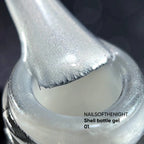 NAILSOFTHENIGHT Shell bottle gel 01 — gel líquido ultrafuerte con función autonivelante y efecto perla para uñas, 10 ml