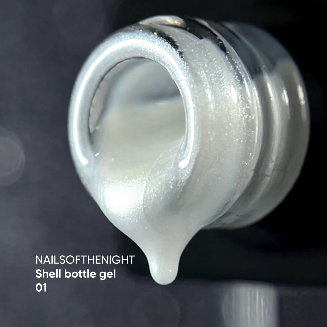 NAILSOFTHENIGHT Shell bottle gel 01 — gel líquido ultrafuerte con función autonivelante y efecto perla para uñas, 10 ml