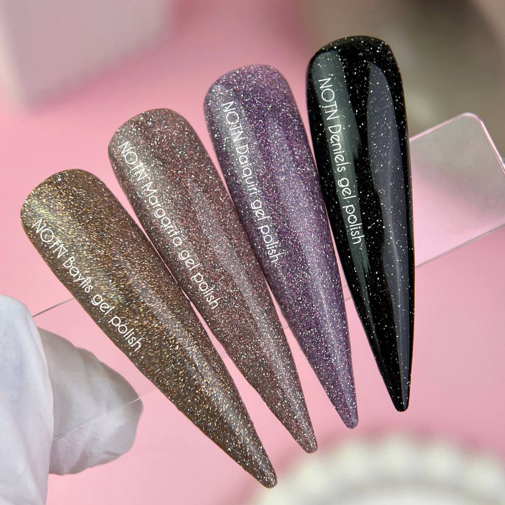 NAILSOFTHENIGHT Daiquiri gel polish — esmalte semipermanente lila reflectante para uñas, 10 ml