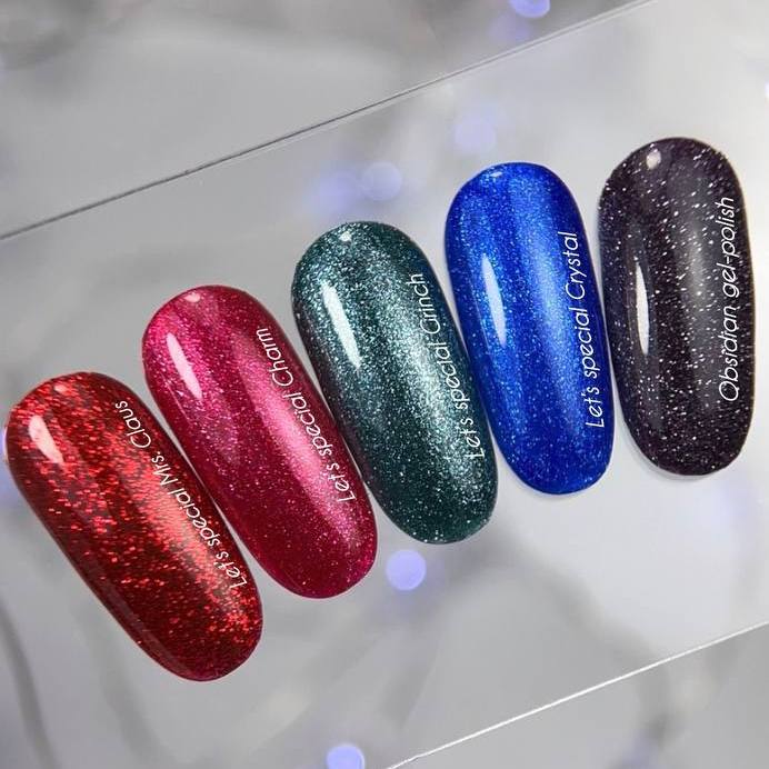 NAILSOFTHEDAY Let’s Special Grinch — un esmalte en gel de color verde esmeralda con un fino brillo, que ofrece cobertura completa en una sola capa, 10 ml.