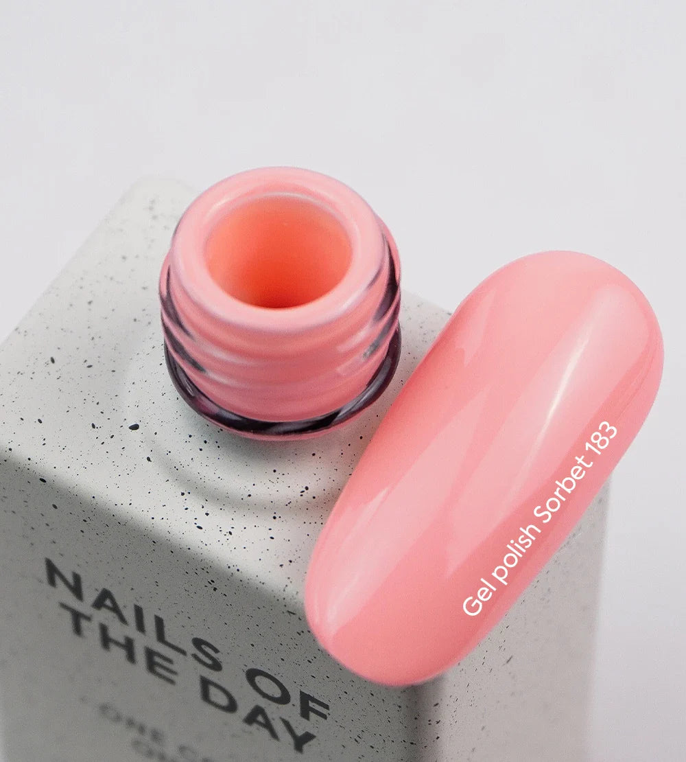 NAILSOFTHEDAY Gel Polish Sorbet — esmalte semipermanente melocotón suave, cubre en una sola capa, 10 ml.