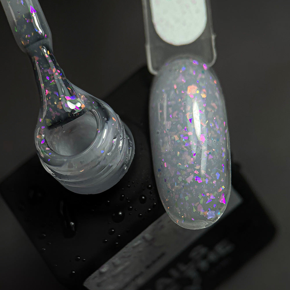 NAILSOFTHEDAY Potal base 17 – base lechosa suave con decoracion  holográfica y elegante, 10 ml