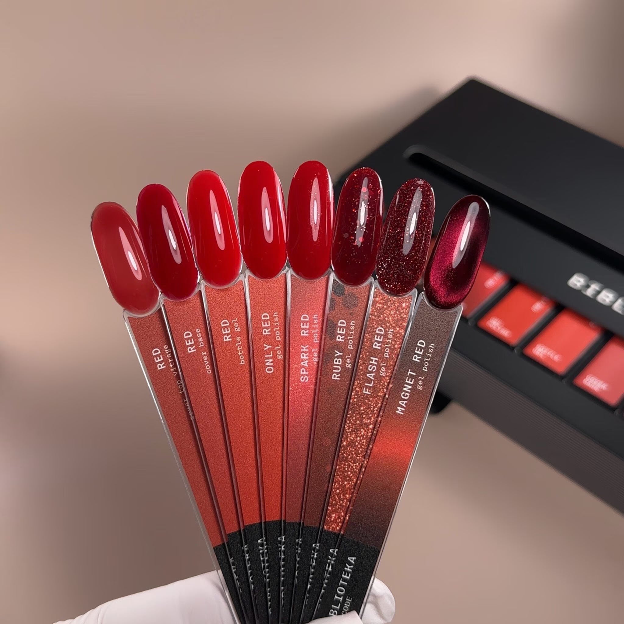 BIBLIOTEKA Cover Top Vitrage Red — Rojo, 10 ml